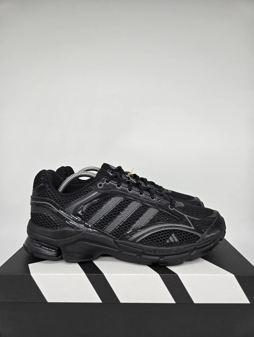 adidas Men's Spiritain 2000 Black Grey Carbon Shoes Size 9.5 New